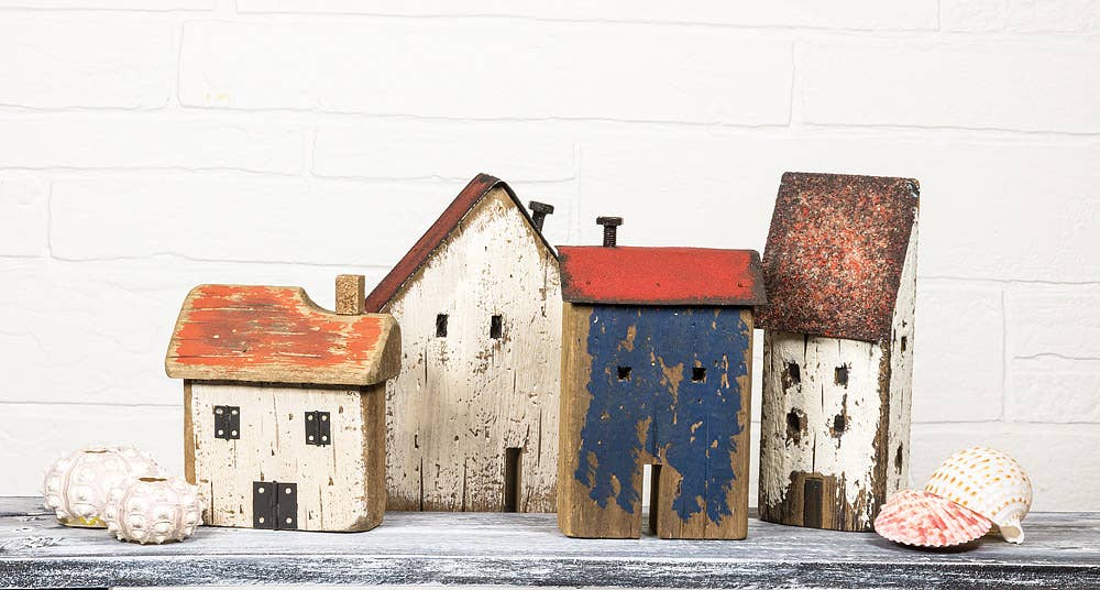 Small Wide House-White/Red-5.5"H