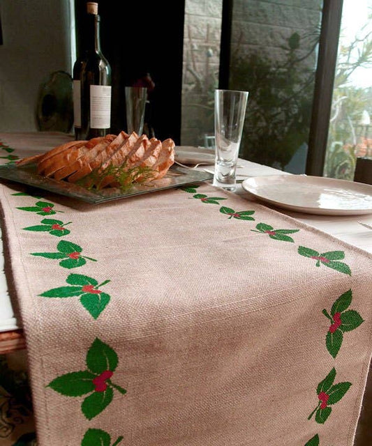 Christmas Holiday Mistletoe Table Runner