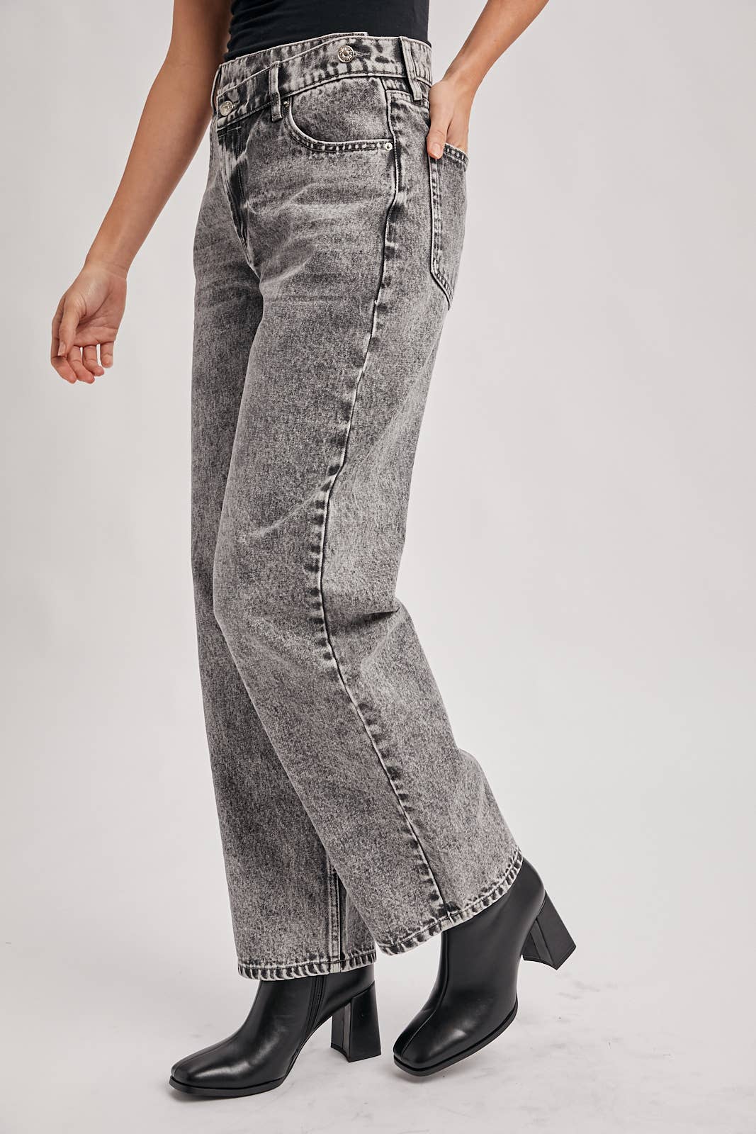 DEMIM HIGH RISE CROSSOVER BUTTON-FRONT WIDE LEG JEANS