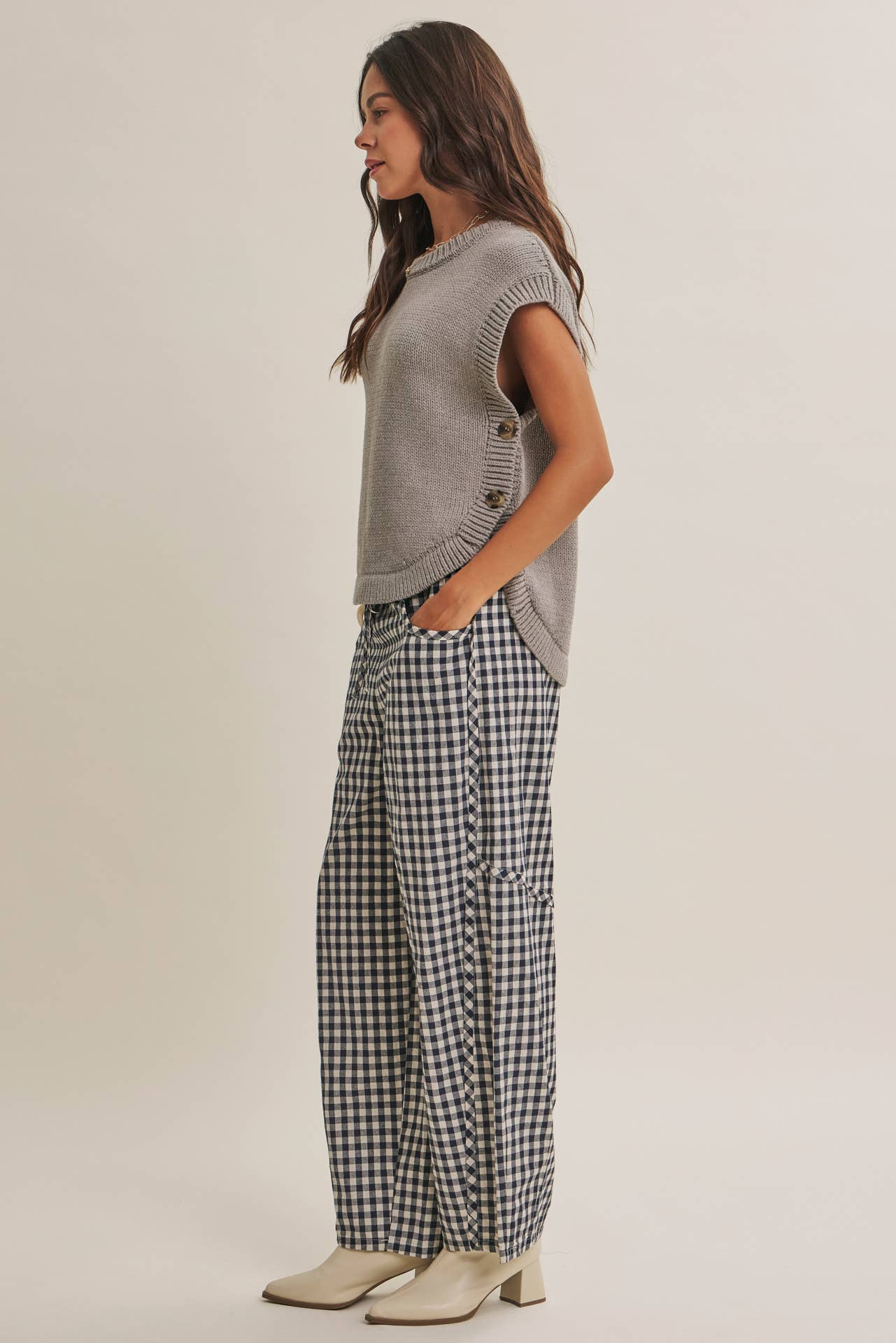 EVERYDAY LAYERING SIDE BUTTON HI-LO SWEATER VEST TOP