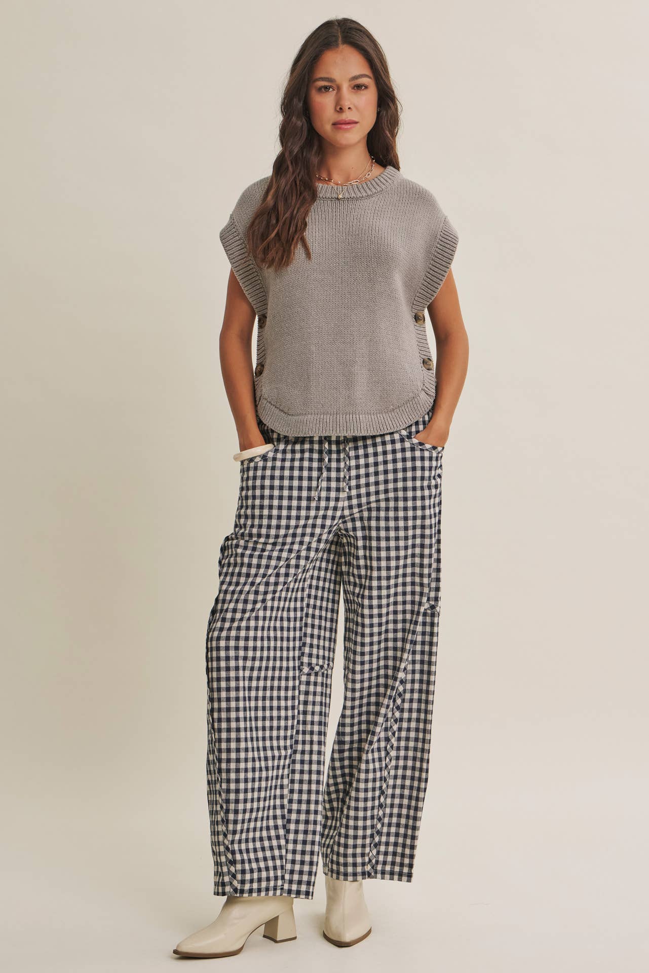 EVERYDAY LAYERING SIDE BUTTON HI-LO SWEATER VEST TOP