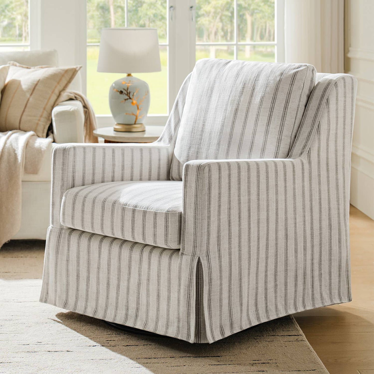 Vela Swivel Chair