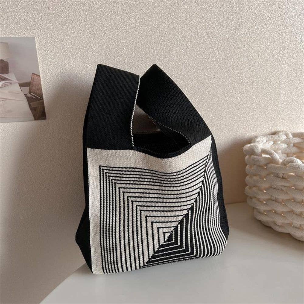 CHIC CROCHET TOTE BAG