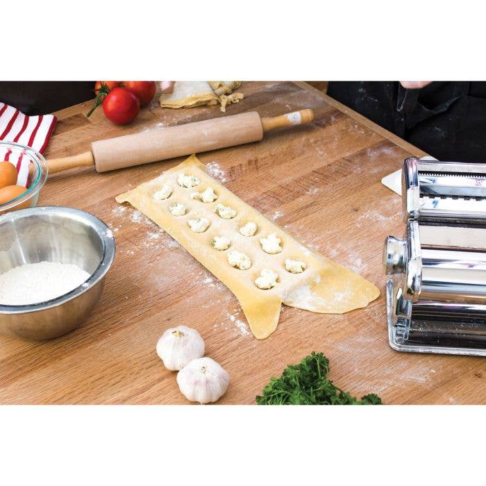 Fantes Grandma Luisa's Jumbo Ravioli Maker