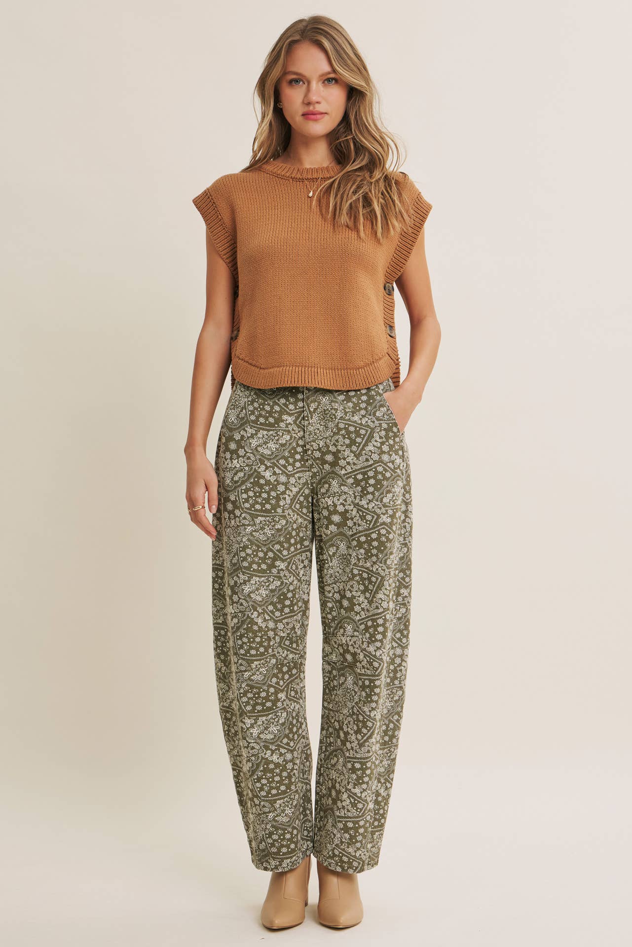 EVERYDAY LAYERING SIDE BUTTON HI-LO SWEATER VEST TOP