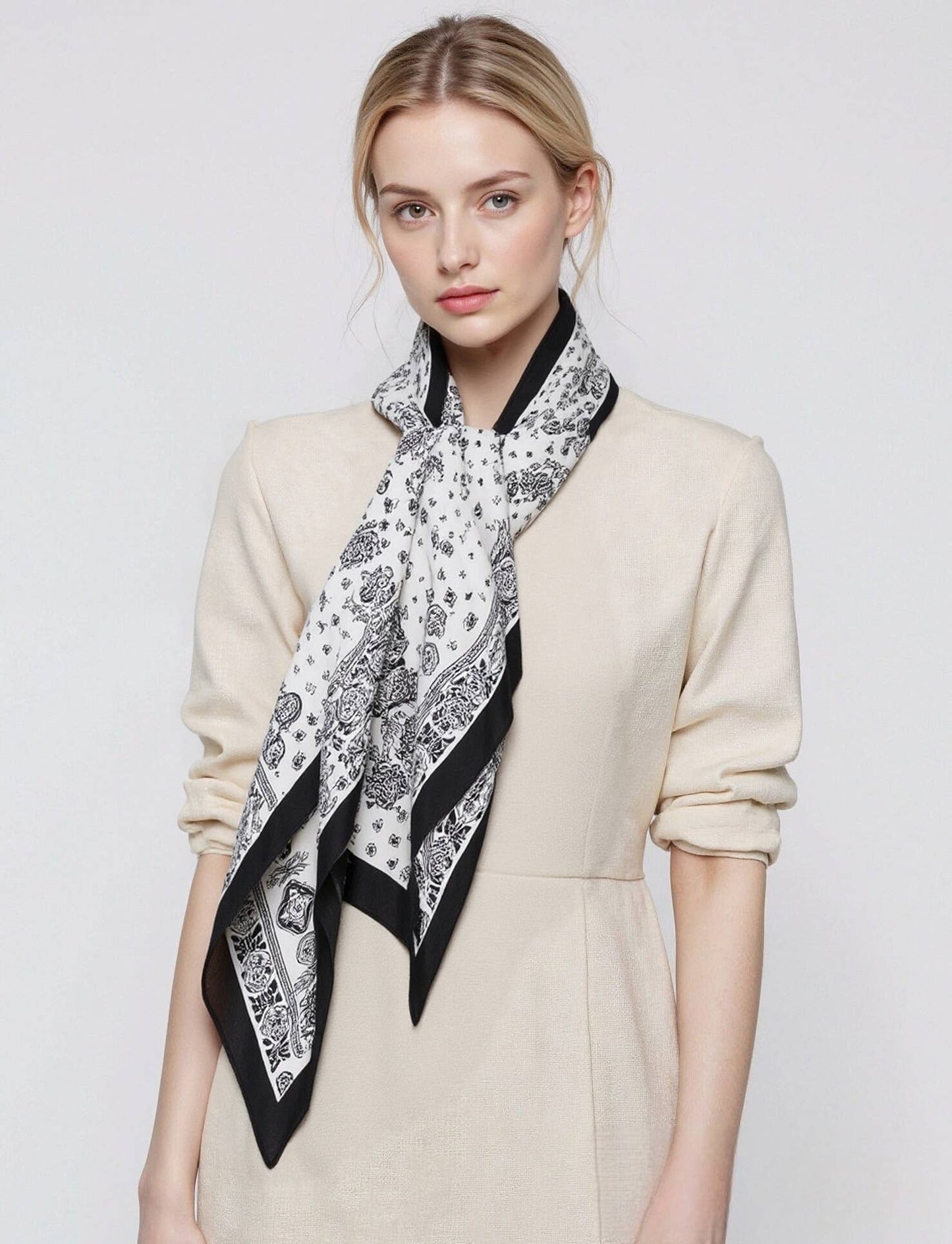 JC023328T Printed Triangle Scarf – Bandana Style Wrap / Shawl