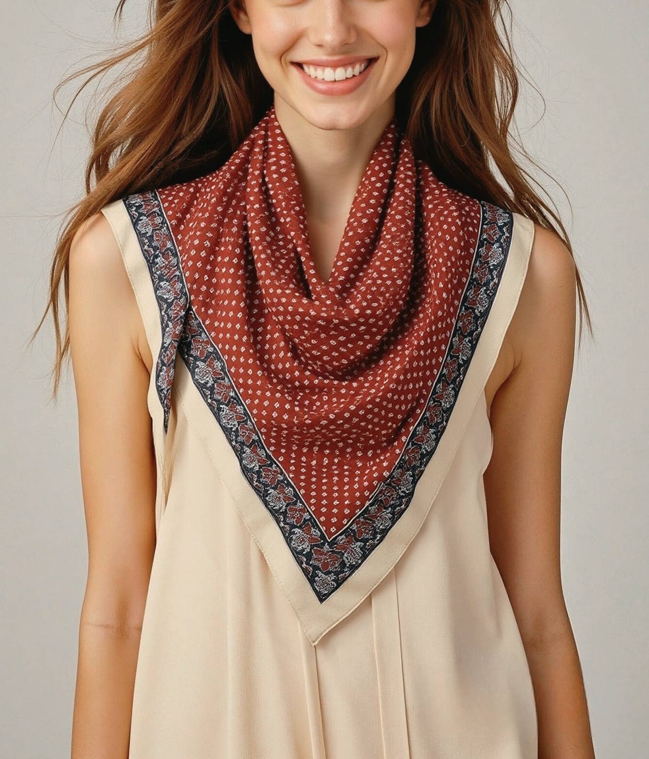 JC023328T Printed Triangle Scarf – Bandana Style Wrap / Shawl