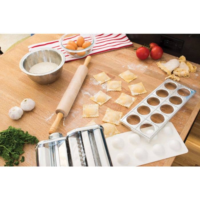 Fantes Grandma Luisa's Jumbo Ravioli Maker