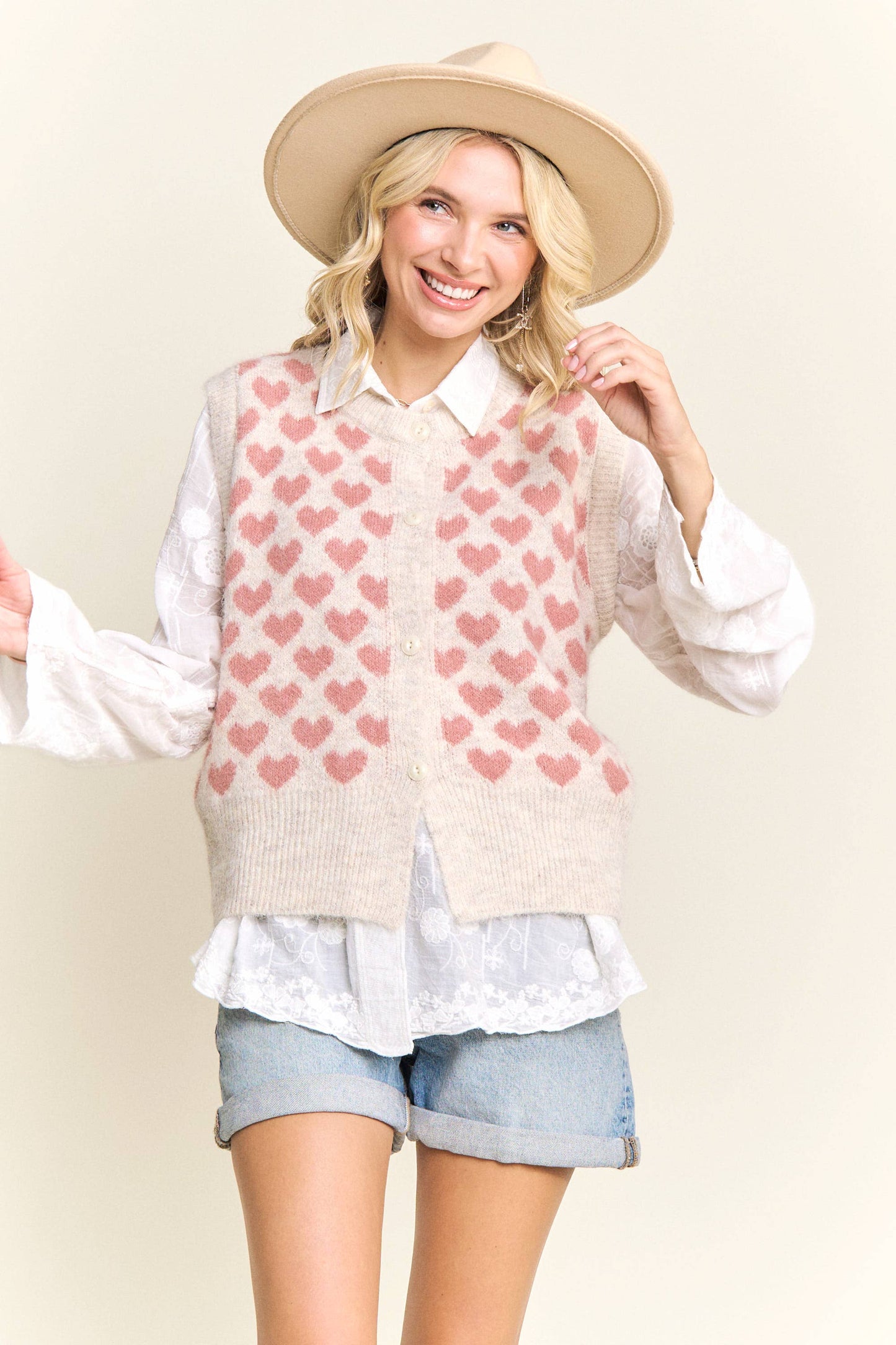 HEART KNIT BUTTON-FRONT SWEATER VEST - LESW4168