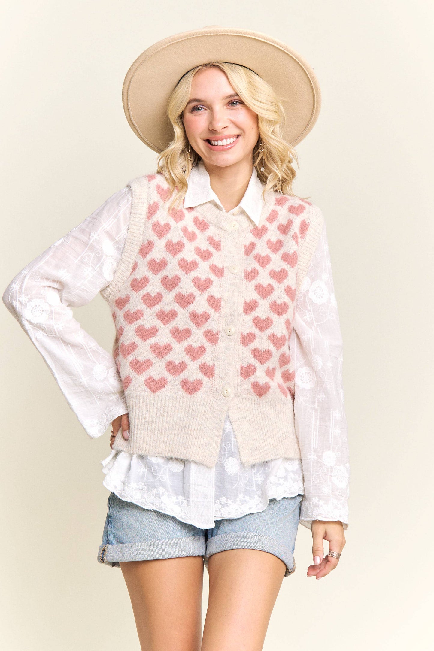 HEART KNIT BUTTON-FRONT SWEATER VEST - LESW4168