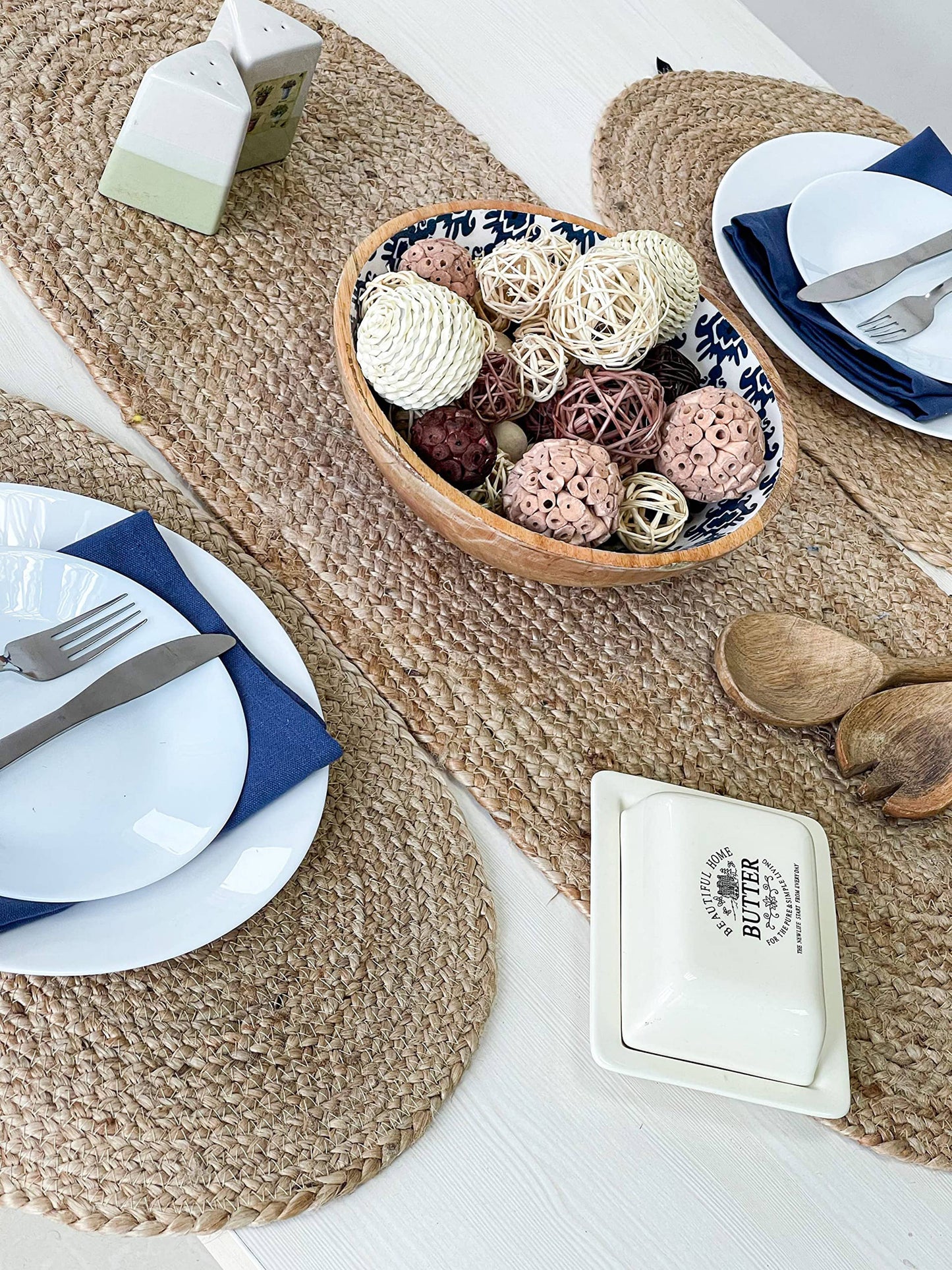 OVAL BRAIDED TABLE RUNNER, NATURAL JUTE, 13'' x 48''.