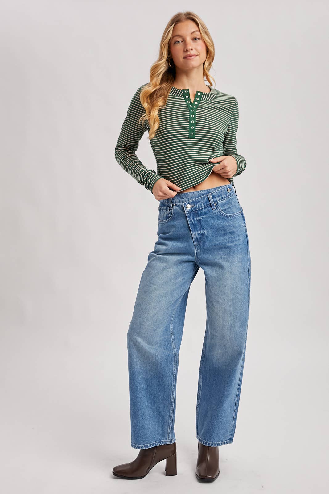 DEMIM HIGH RISE CROSSOVER BUTTON-FRONT WIDE LEG JEANS
