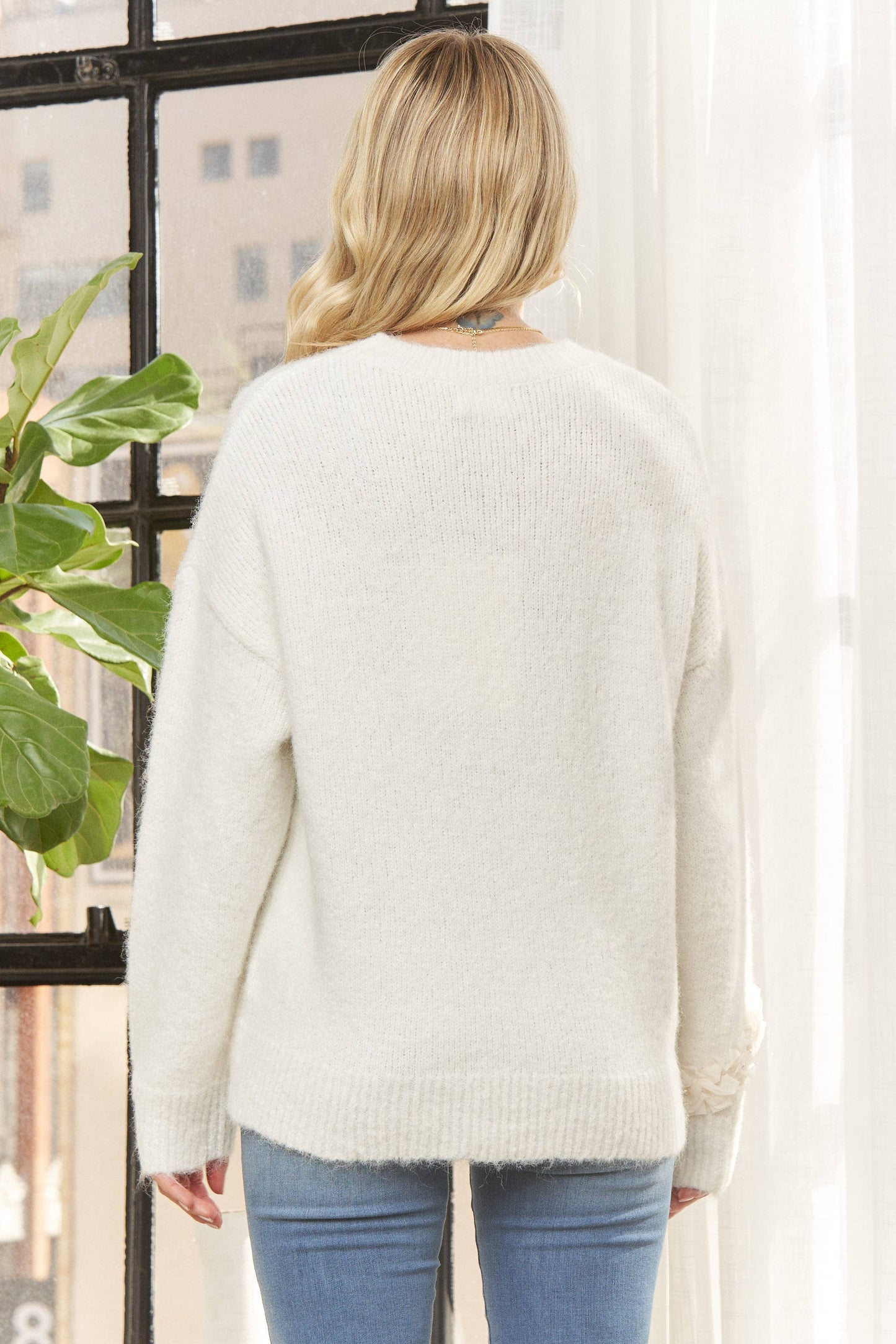 LESW4064- LONG-SLEEVE BOW APPLIQUE KNIT SWEATER