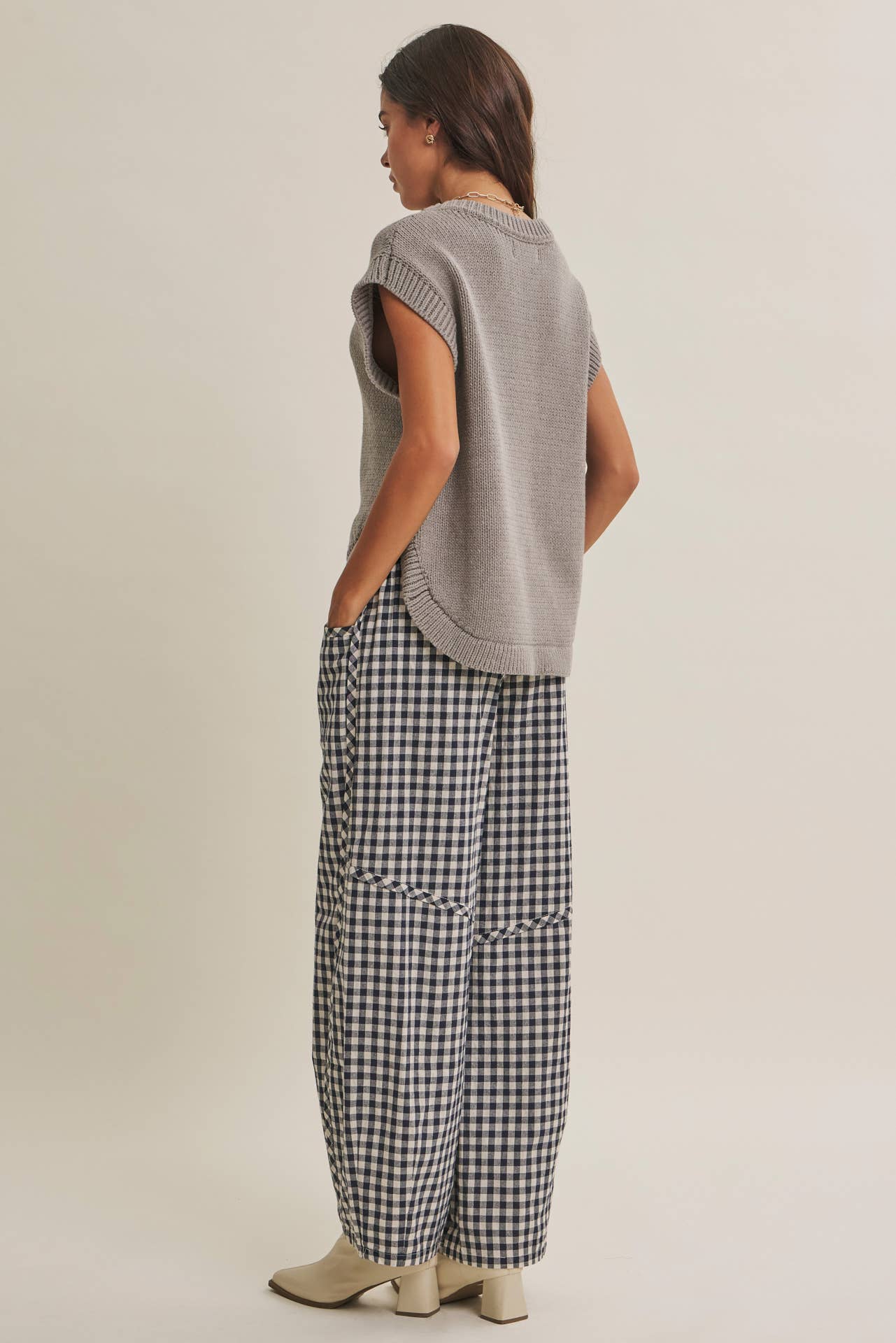 EVERYDAY LAYERING SIDE BUTTON HI-LO SWEATER VEST TOP
