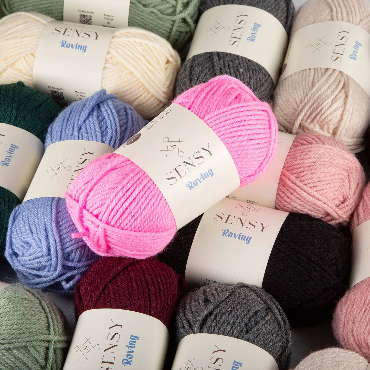 Sensy Roving Yarn, 3.5 oz, 132 Yards, Gauge 5 Bulky