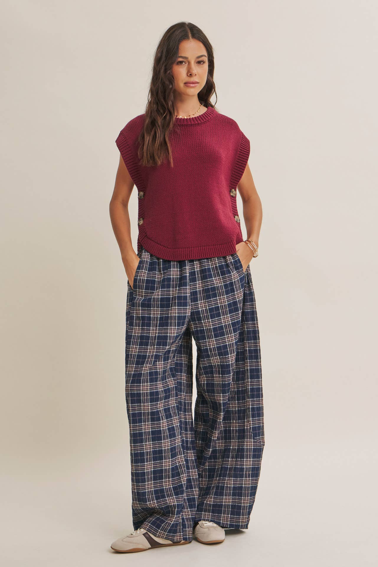 EVERYDAY LAYERING SIDE BUTTON HI-LO SWEATER VEST TOP