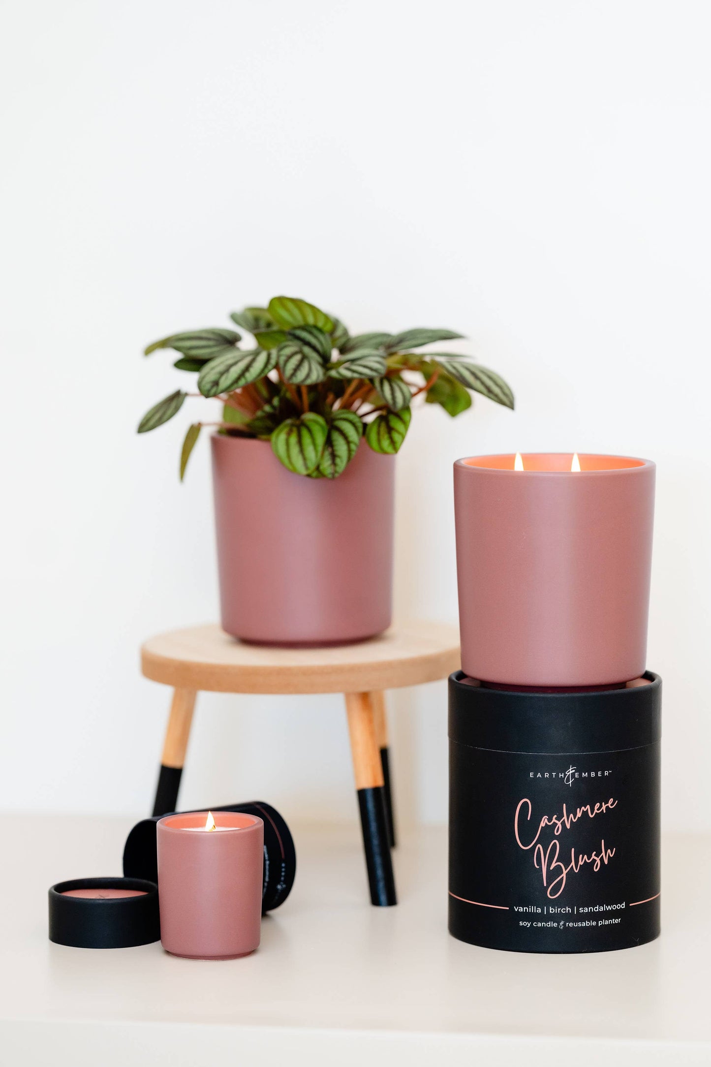 Earth & Ember 13 oz Candle: Cashmere Blush
