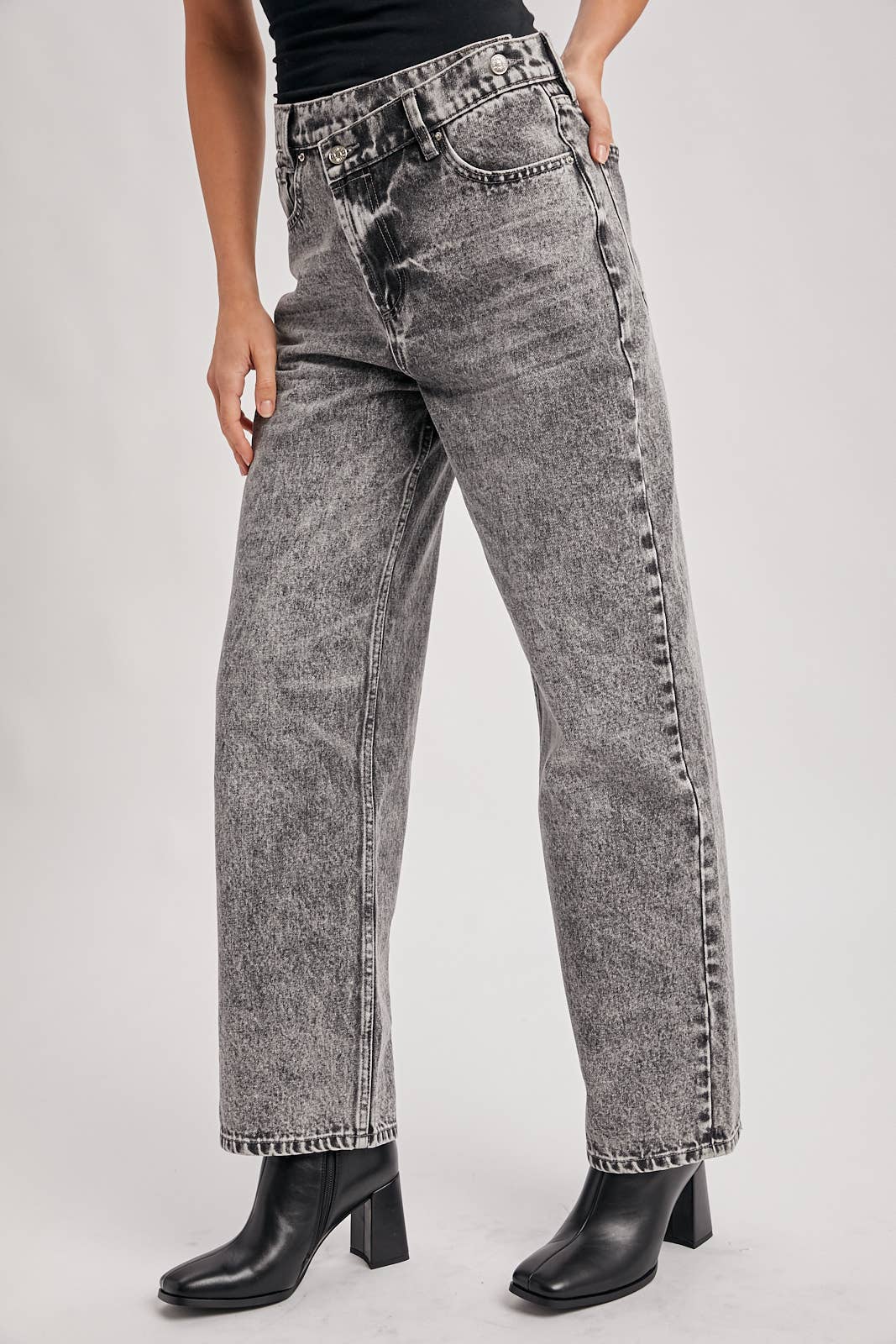 DEMIM HIGH RISE CROSSOVER BUTTON-FRONT WIDE LEG JEANS