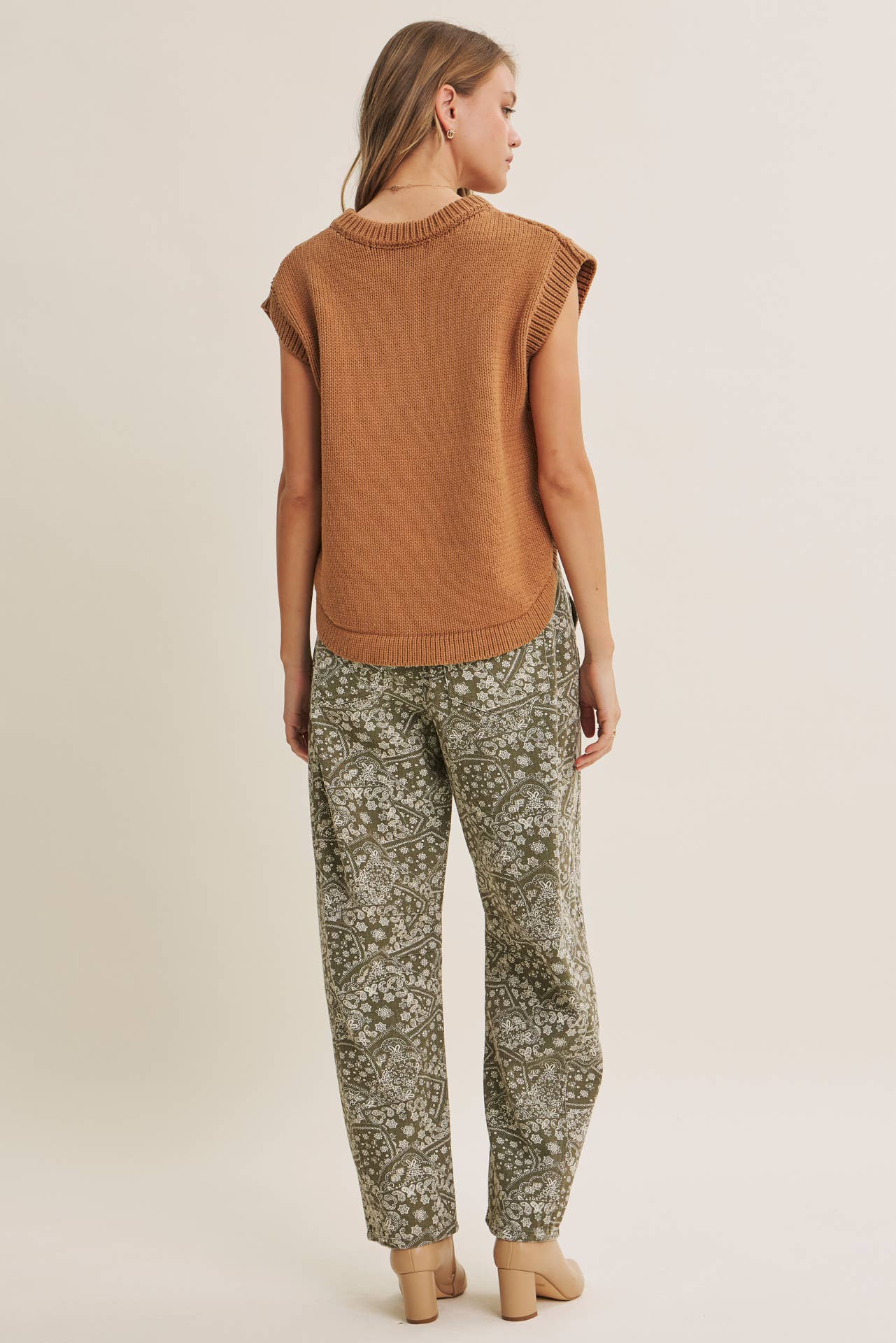 EVERYDAY LAYERING SIDE BUTTON HI-LO SWEATER VEST TOP